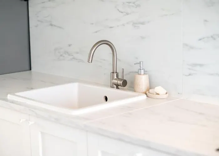 Near Coast & Canals אלקמאר